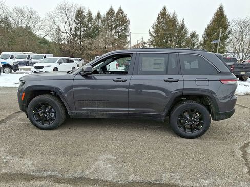 New 2026 Jeep Grand Cherokee Altitude AWD/4WD image 5