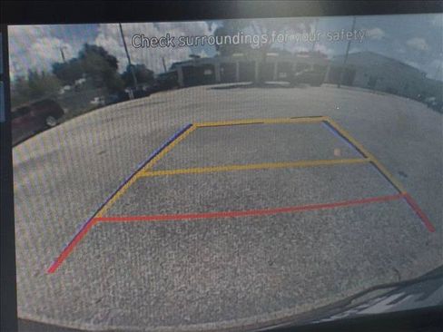 Used 2023 Hyundai Venue SEL FWD image 5