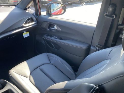 New 2026 Chrysler Voyager LX image 35
