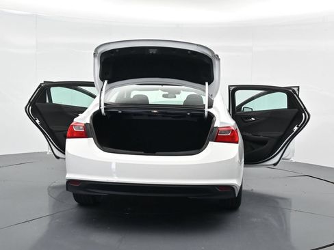 Used 2023 Chevrolet Malibu LT FWD image 35