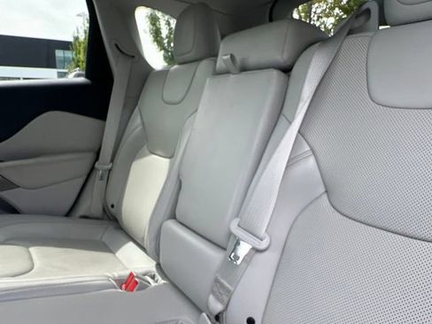 Used 2019 Jeep Cherokee Limited AWD/4WD image 33