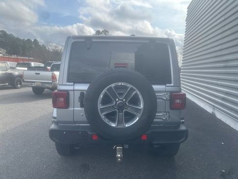 Used 2019 Jeep Wrangler Unlimited Sahara image 9