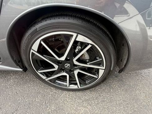 Certified 2025 Nissan Sentra SR FWD image 28