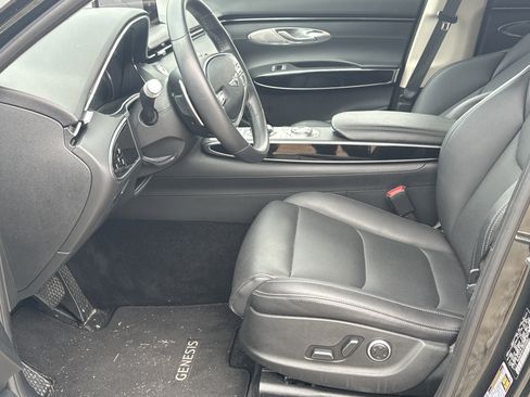 Used 2025 Genesis GV70 2.5T image 9