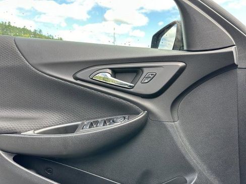 Certified 2025 Chevrolet Malibu LS image 12