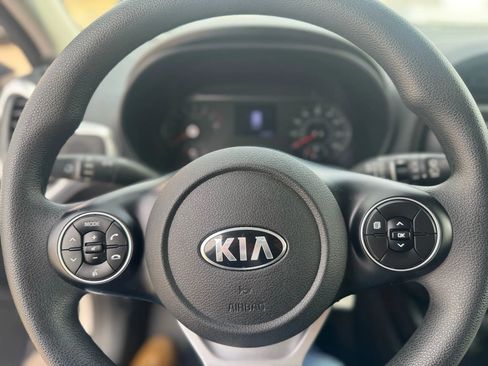 Used 2020 Kia Soul LX image 29