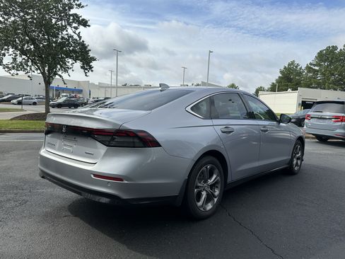 Used 2023 Honda Accord EX-L image 11