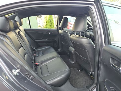 Used 2016 Honda Accord Sport image 14