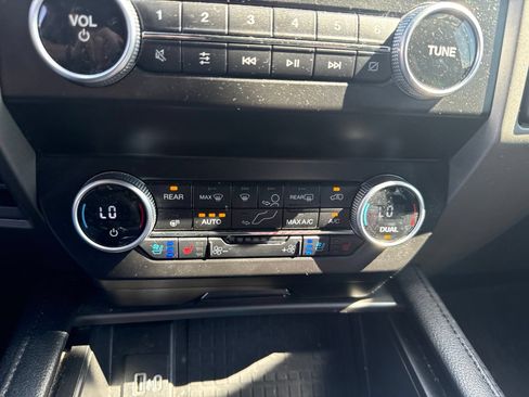 Used 2021 Ford Expedition XLT RWD image 25
