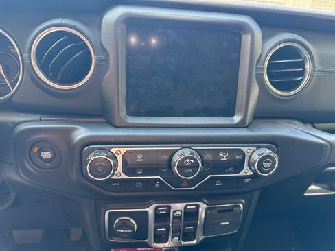 Used 2022 Jeep Wrangler Unlimited Rubicon 4xe AWD/4WD image 19