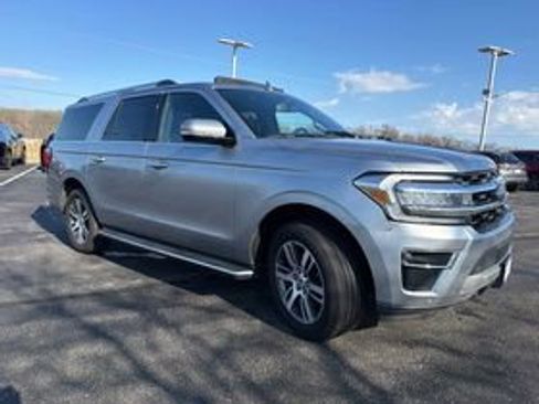 Used 2022 Ford Expedition Max Limited AWD/4WD image 3