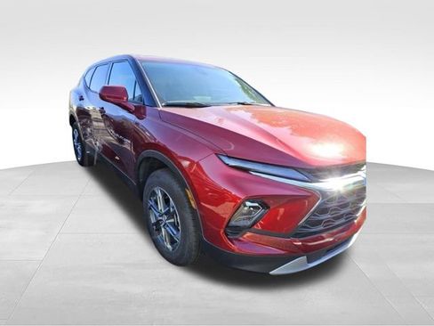 Used 2026 Chevrolet Blazer LT FWD image 5