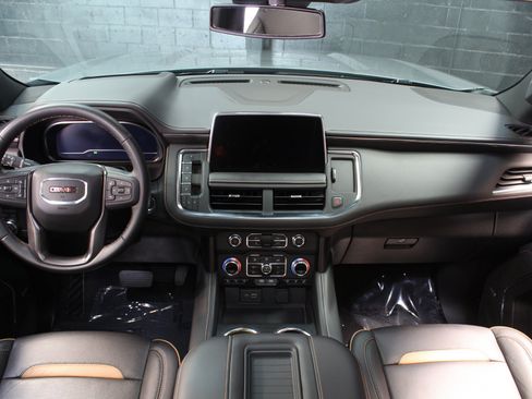 Used 2023 GMC Yukon XL AT4 w/ Technology Package AWD/4WD image 30
