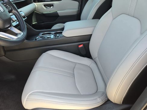 Used 2023 Honda Pilot Touring image 14