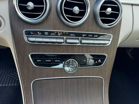 Used 2019 Mercedes-Benz C 300 4MATIC Sedan image 22