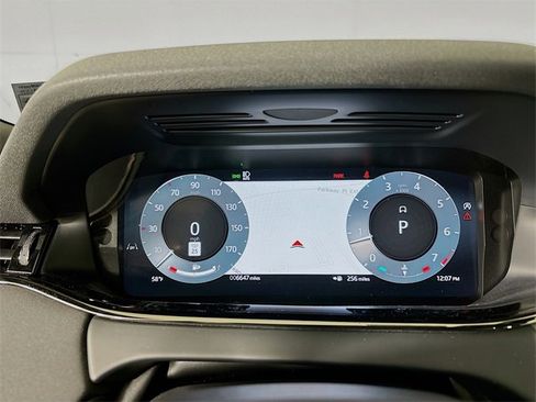 Used 2026 Land Rover Range Rover Evoque S image 13