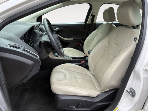 Used 2018 Ford Focus Titanium FWD image 11