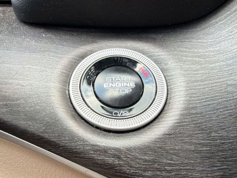 Used 2024 Jeep Grand Cherokee Limited AWD/4WD image 26