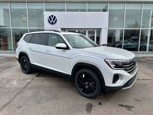 New 2026 Volkswagen Atlas SE image 1