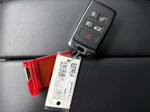 Used 2022 Land Rover Range Rover Evoque R-Dynamic S image 48