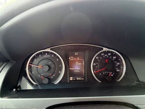 Used 2016 Toyota Camry SE image 9