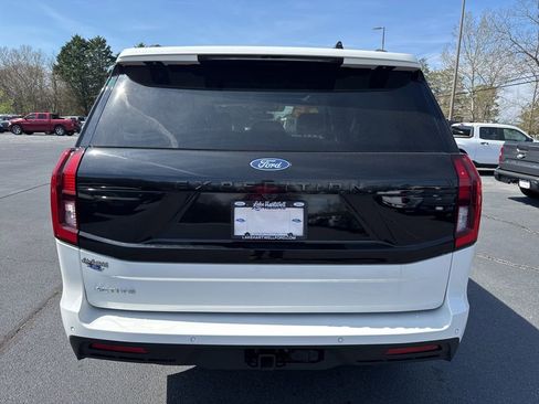Used 2025 Ford Expedition Active image 26
