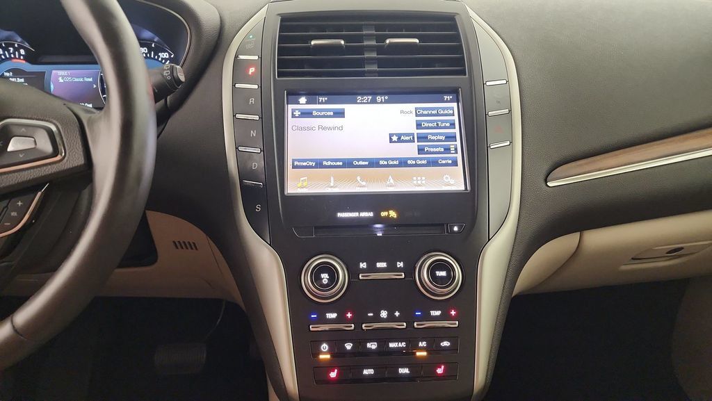 Used 2019 Lincoln MKC Select w/ Select Plus Package AWD/4WD image 13