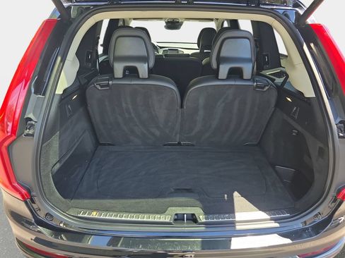 Used 2016 Volvo XC90 T6 Momentum w/ Momentum Plus Package AWD/4WD image 13
