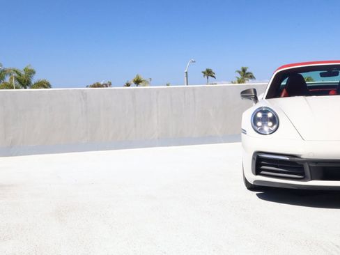 Certified 2022 Porsche 911 Targa 4S AWD/4WD image 13