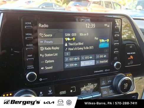 Used 2020 Toyota Highlander XLE image 20