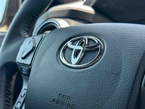 Certified 2023 Toyota Tacoma TRD Off-Road AWD/4WD image 26