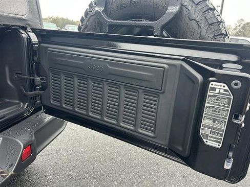 New 2026 Jeep Wrangler Unlimited Rubicon image 9