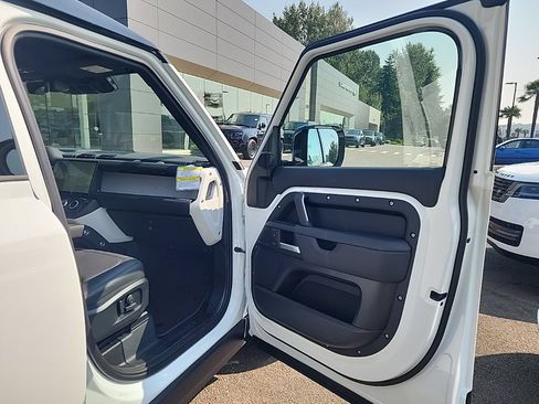 New 2026 Land Rover Defender 110 X-Dynamic SE AWD/4WD image 19