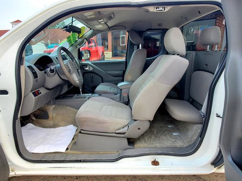 Used 2016 Nissan Frontier S image 14