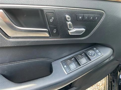 Used 2016 Mercedes-Benz E 350 Sedan image 4