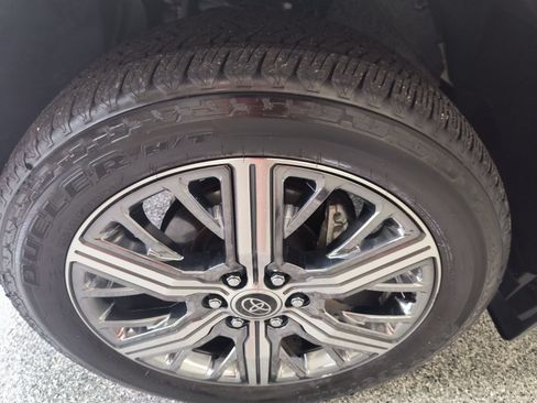 Used 2024 Toyota Sequoia Capstone AWD/4WD image 52