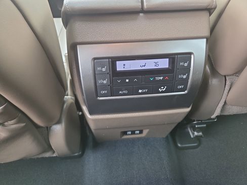 Used 2022 Lexus GX 460 Luxury image 24