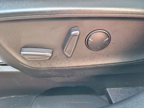 Used 2021 Ford Escape Titanium image 24