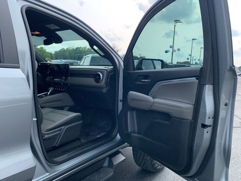 Used 2025 Chevrolet Colorado ZR2 w/ Technology Package image 27