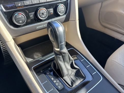 Used 2017 Volkswagen Passat 1.8T R-Line image 26