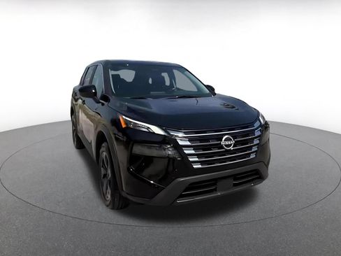 Used 2025 Nissan Rogue SV FWD image 3