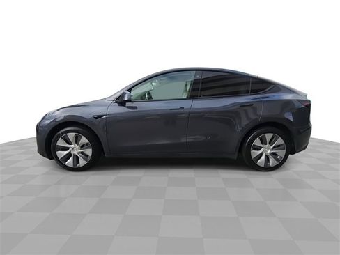 Used 2023 Tesla Model Y Long Range image 5