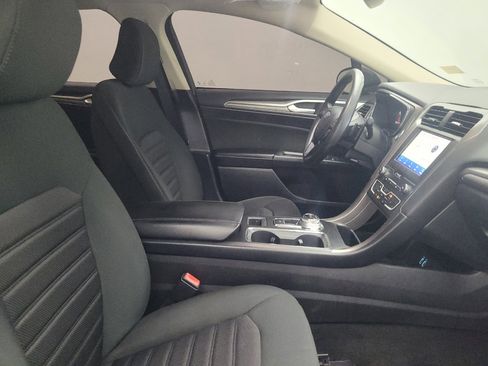 Used 2020 Ford Fusion SE AWD/4WD image 21