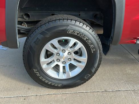 Used 2018 Chevrolet Silverado 1500 LT w/ All Star Edition image 24