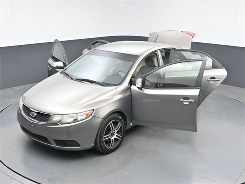 Used 2010 Kia Forte EX image 45