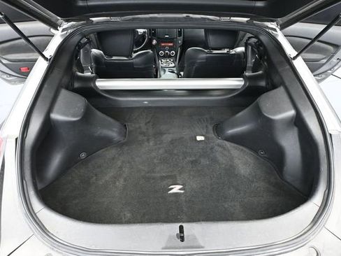 Used 2009 Nissan 370Z Touring RWD image 32