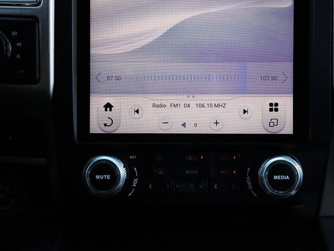 Used 2021 Ford F350 Platinum AWD/4WD image 34