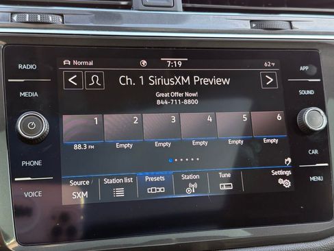 Used 2021 Volkswagen Tiguan SE w/ Panoramic Sunroof Package AWD/4WD image 19