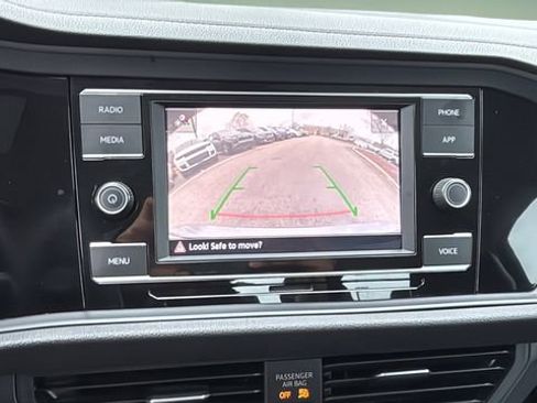 Used 2024 Volkswagen Jetta SE image 27