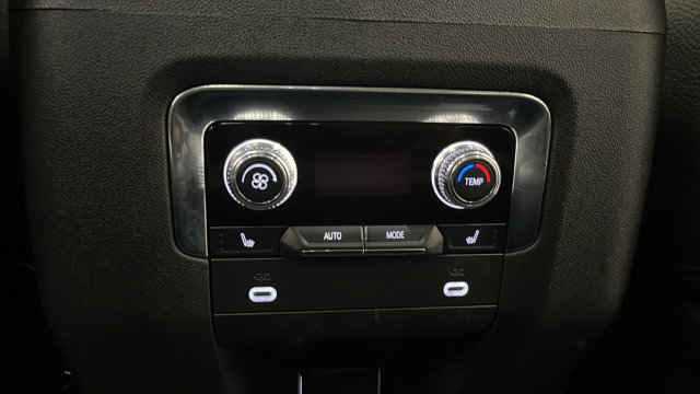 Used 2023 GMC Yukon Denali AWD/4WD image 36